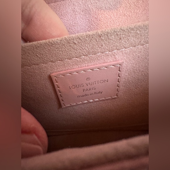 Louis Vuitton New Wave MM Pink Crossbody Shoulder bag - Picture 14 of 17